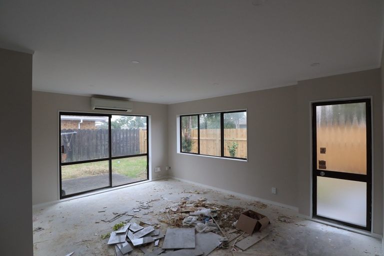 Photo of property in 2/10 Airfield Road, Takanini, 2112