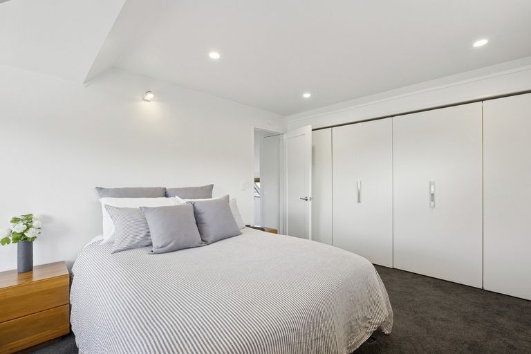 Photo of property in 18 Estuary Crescent, Fairfield, Dunedin, 9018