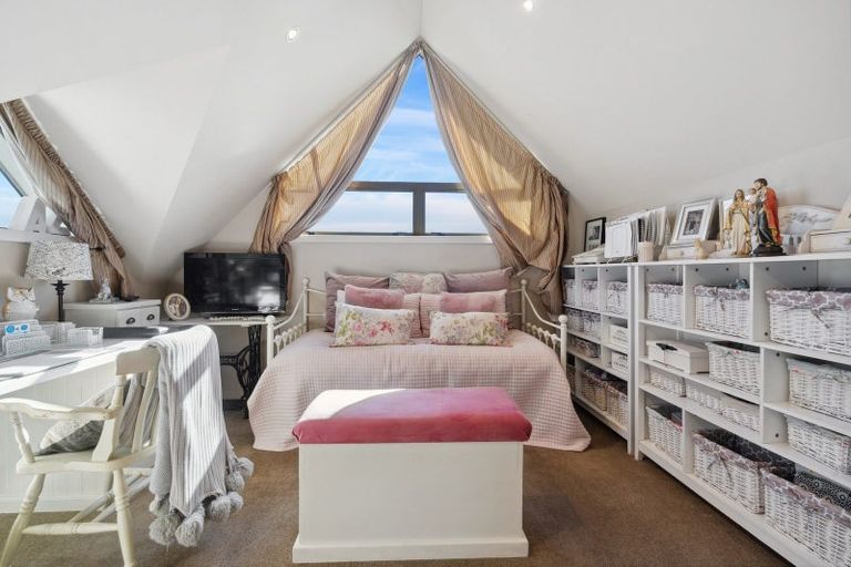 Photo of property in 69 Saint Ives Drive, Camborne, Porirua, 5026