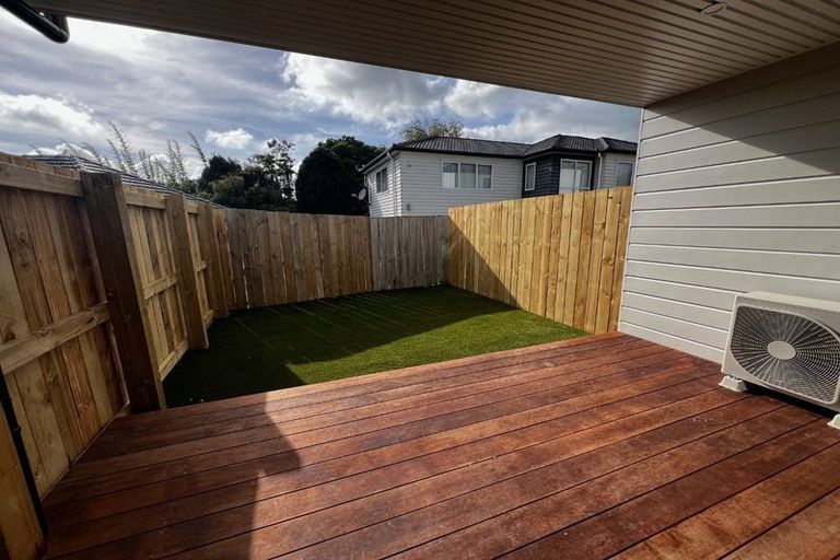 Photo of property in 21 Divich Avenue, Te Atatu South, Auckland, 0610