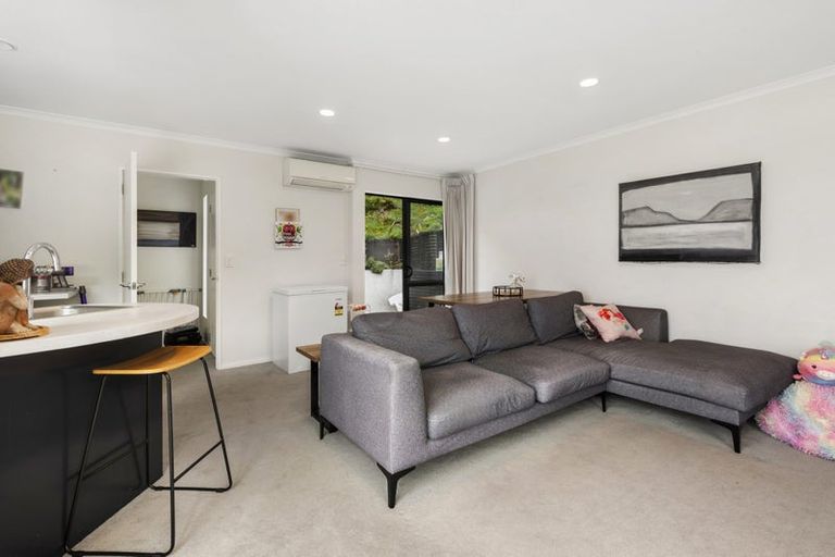 Photo of property in 2/19 Onslow Road, Khandallah, Wellington, 6035