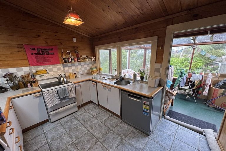 Photo of property in 9 Versailles Street, Karori, Wellington, 6012