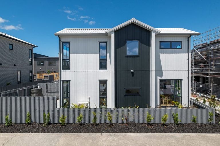 Photo of property in 4/17 Samuel Marsden Place, Whenuapai, 0618