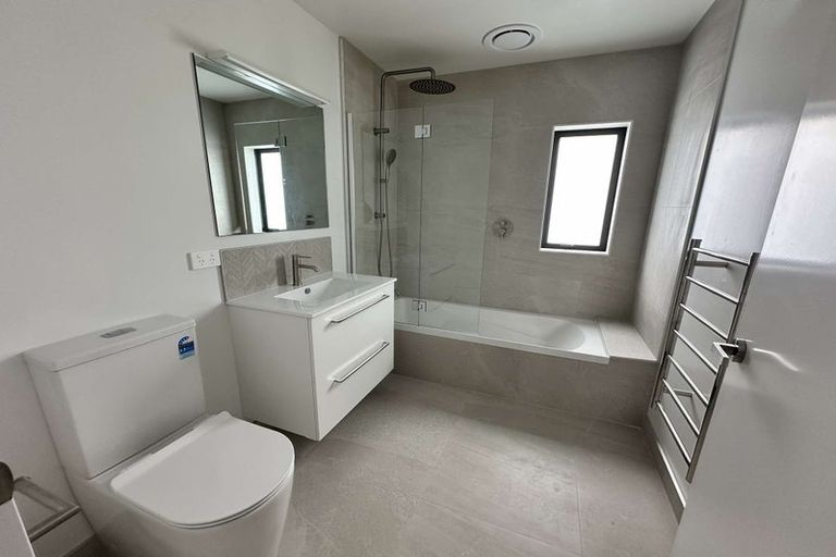 Photo of property in 40 Turtleback Avenue, Whitby, 5024