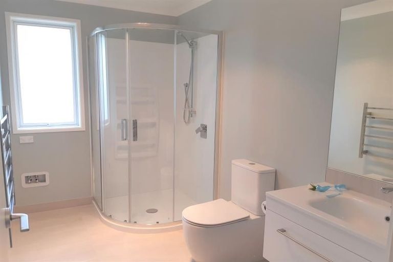 Photo of property in 21 Rowles Road, Pukekohe, 2120