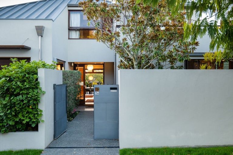 Photo of property in 1a Gillean Street, Havelock North, 4130