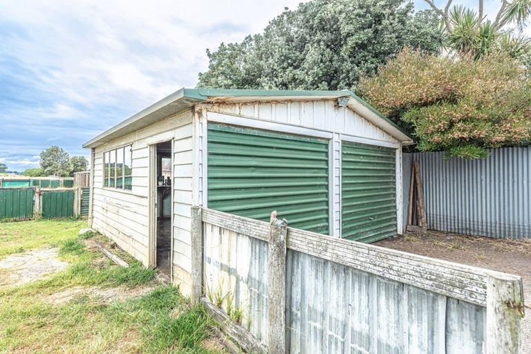 Photo of property in 15 Aranui Avenue, Castlecliff, Whanganui, 4501