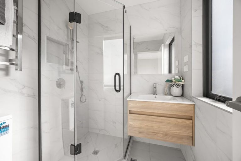 Photo of property in 10b Prince Regent Drive, Half Moon Bay, Auckland, 2012