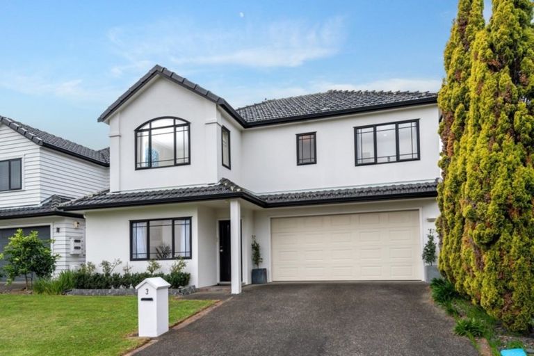 Photo of property in 3 Carousel Crescent, East Tamaki Heights, Auckland, 2016