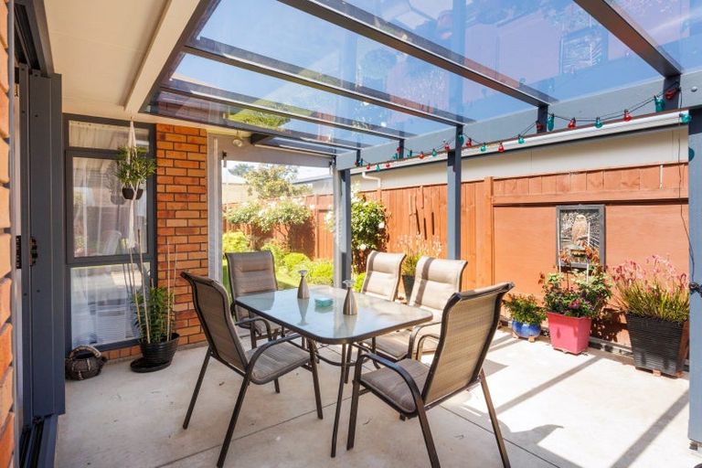 Photo of property in 14 Lorenzo Place, Kelvin Grove, Palmerston North, 4414