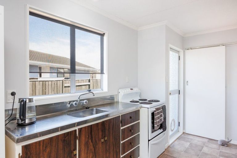 Photo of property in 61 Hillcrest Drive, Kelvin Grove, Palmerston North, 4414