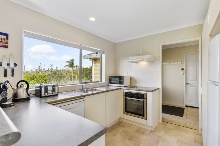 Photo of property in 71 Kath Hopper Drive, Orewa, 0931