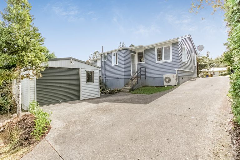 Photo of property in 1/14 Norman Road, Titirangi, Auckland, 0604