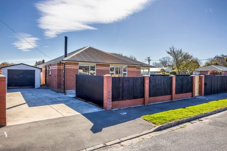 Photo of property in 1/5a Rossiter Avenue, Redwood, Christchurch, 8051