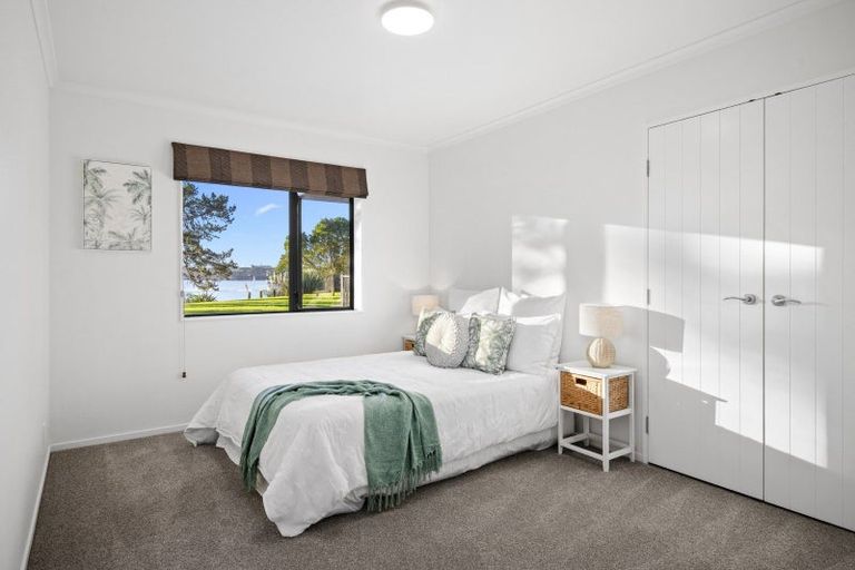 Photo of property in 5 Godwit Place, Waiuku, 2123