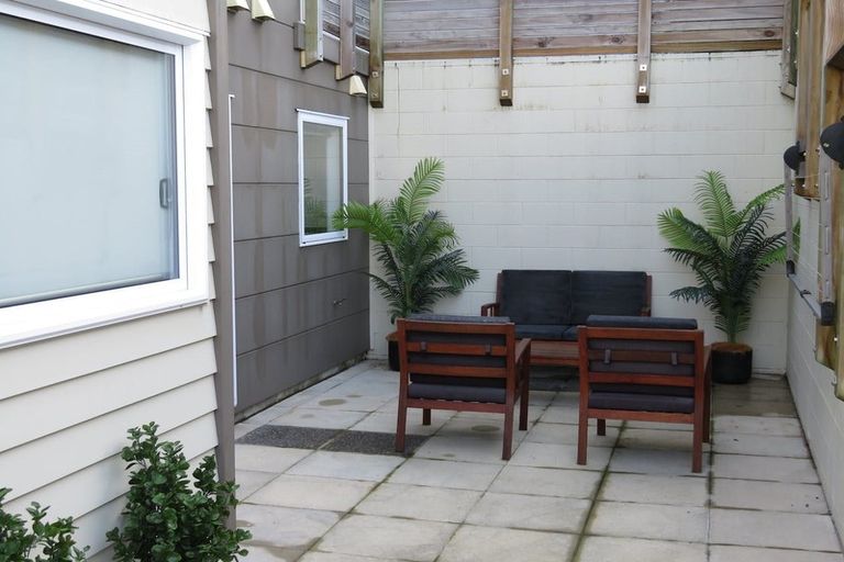 Photo of property in 16b Lincoln Avenue, Tawa, Wellington, 5028