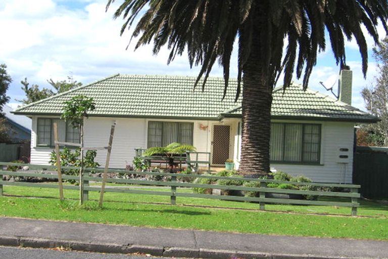 Photo of property in 3 Kervil Avenue, Te Atatu Peninsula, Auckland, 0610