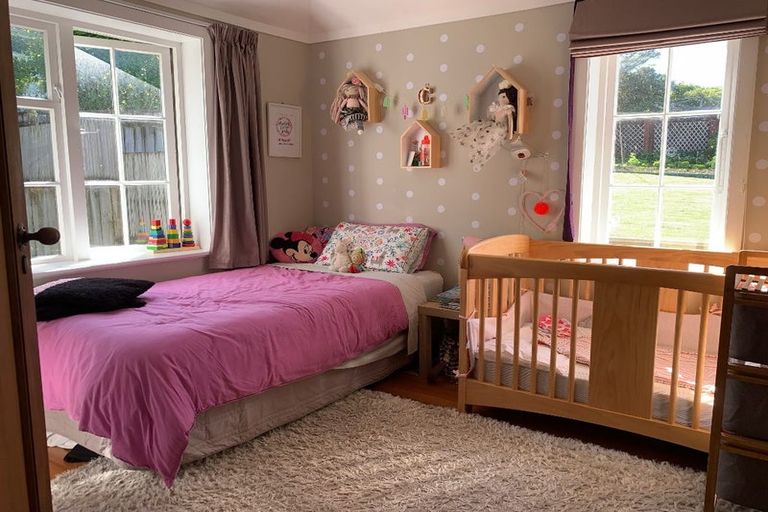 Photo of property in 42 Sunshine Avenue, Karori, Wellington, 6012