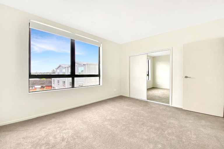 Photo of property in 588d Te Atatu Road, Te Atatu Peninsula, Auckland, 0610