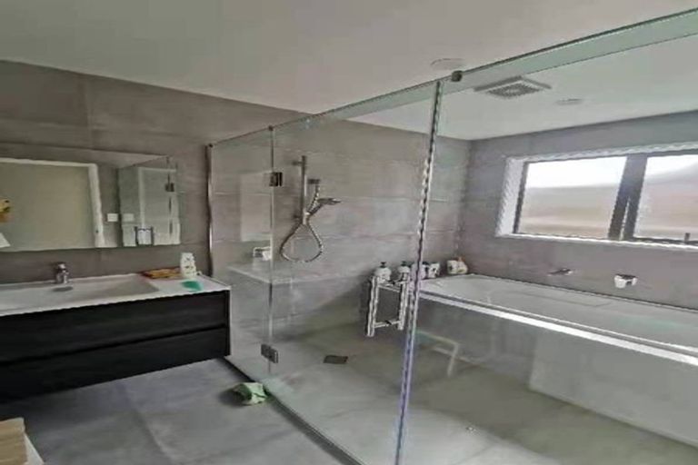 Photo of property in 7 Kaimai Avenue, Massey, Auckland, 0614