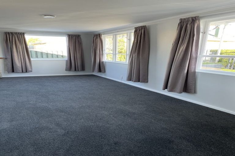 Photo of property in 2/7 Dennis Road, Papatoetoe, Auckland, 2025