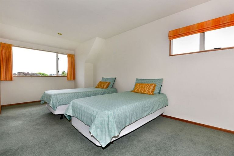 Photo of property in 1 Evenwood Place, Waimairi Beach, Christchurch, 8083