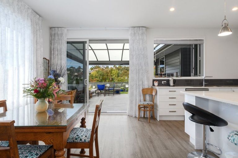 Photo of property in 32 Fairfax Crescent, Pyes Pa, Tauranga, 3112