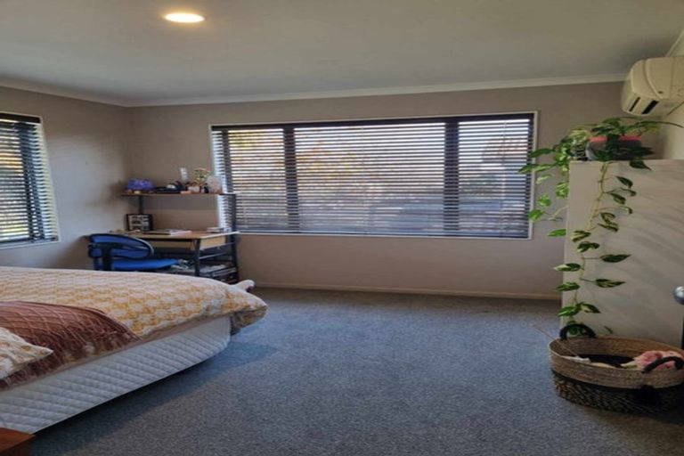 Photo of property in 21 Cambrian Street, Churton Park, Wellington, 6037