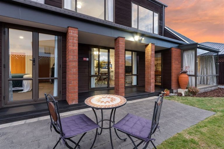 Photo of property in 16 Coniston Avenue, Ilam, Christchurch, 8041