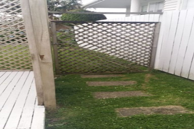Photo of property in 15 Adriatic Avenue, Henderson, Auckland, 0612