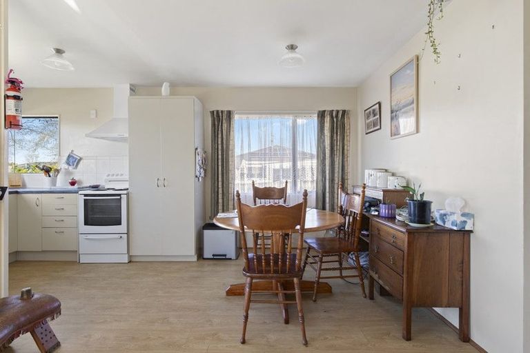 Photo of property in 2b Village Place, Tuakau, 2121