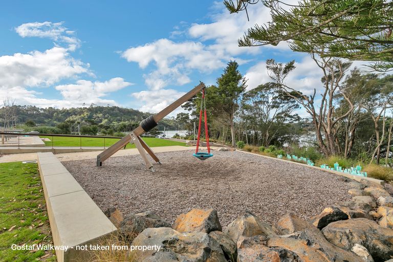 Photo of property in 24 Rangihina Road, Hobsonville, Auckland, 0616