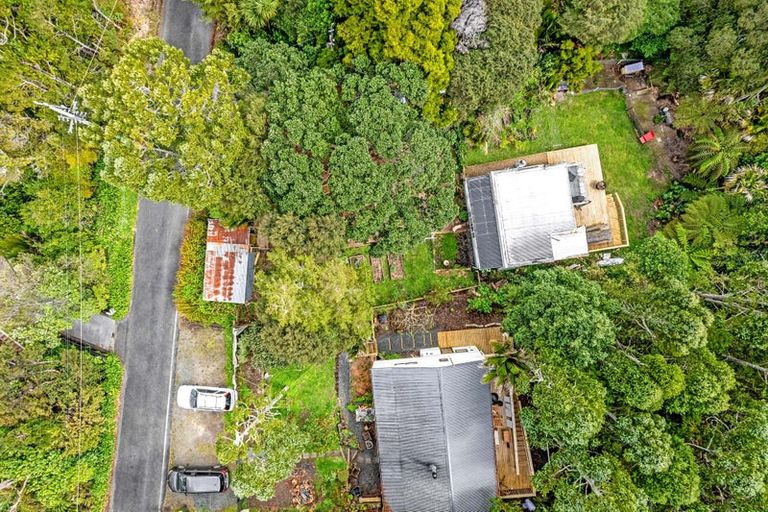 Photo of property in 43 Kauri Point Road, Laingholm, Auckland, 0604