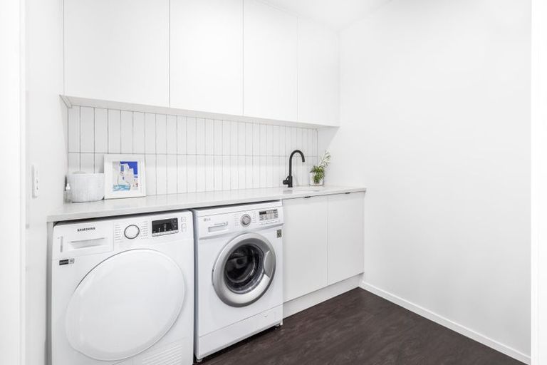 Photo of property in 94 Kotare Street, Waikanae, 5036