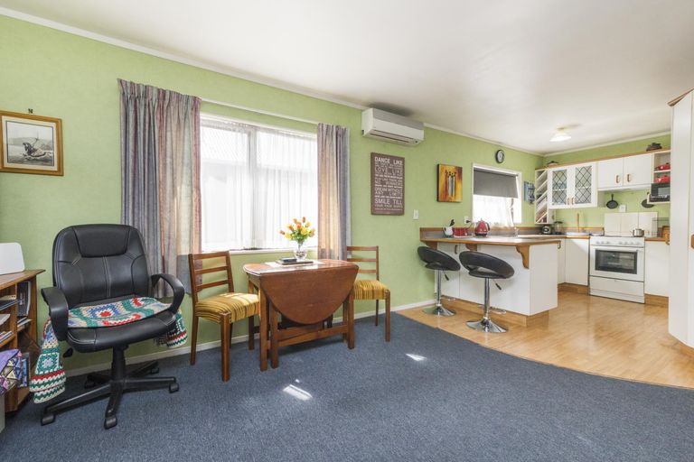 Photo of property in 9a Fairs Road, Milson, Palmerston North, 4414