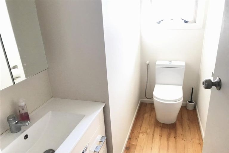 Photo of property in 27 Parker Avenue, New Lynn, Auckland, 0600