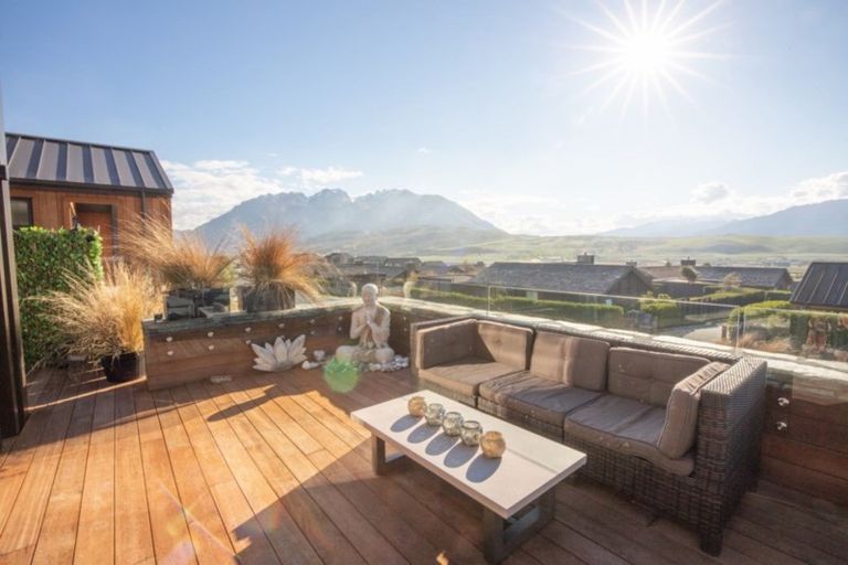 Photo of property in 27 Rannoch Drive, Jacks Point, Queenstown, 9371