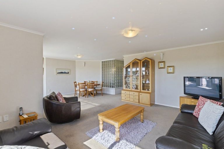 Photo of property in 2/13 Chatswood Grove, Fitzroy, New Plymouth, 4312