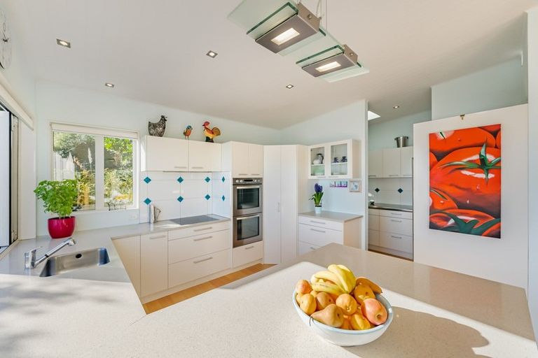 Photo of property in 29a Totara Street, Eastbourne, Lower Hutt, 5013