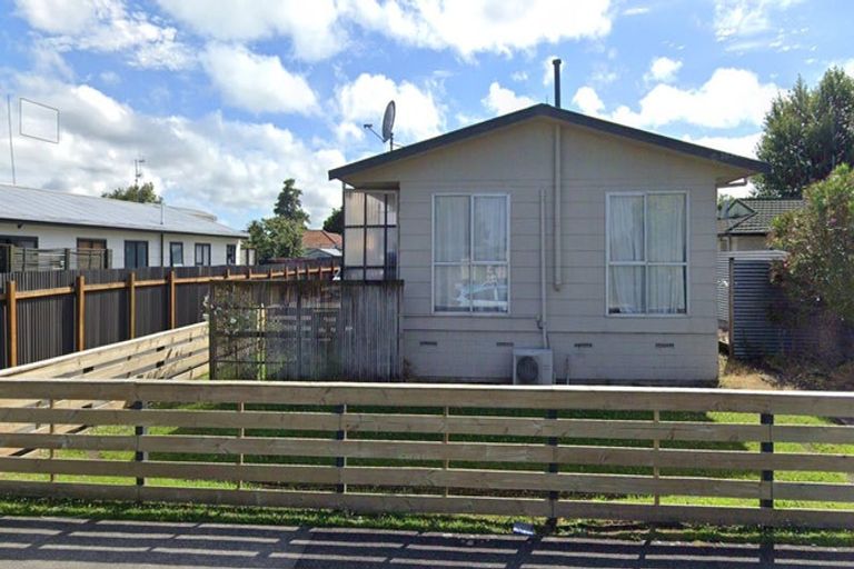 Photo of property in 52 Somerset Crescent, Highbury, Palmerston North, 4412