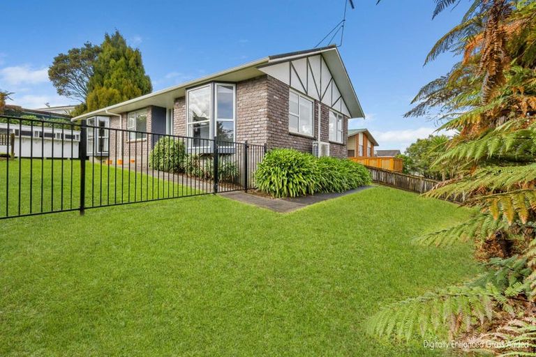 Photo of property in 102 Heta Road, Highlands Park, New Plymouth, 4312