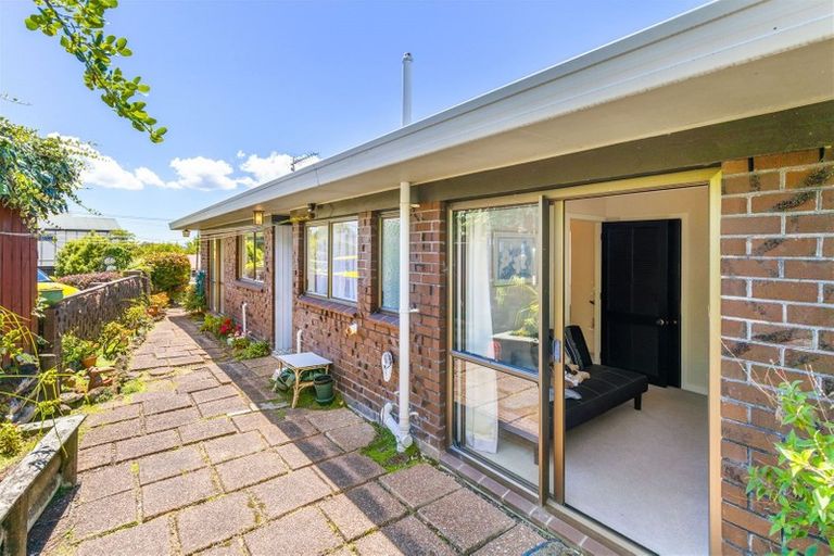 Photo of property in 101 Colwill Road, Massey, Auckland, 0614