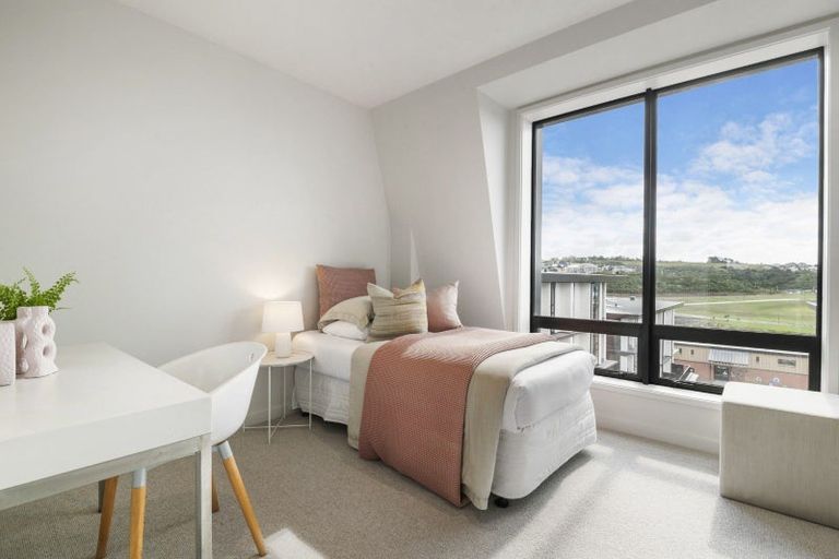 Photo of property in 9a Windlass Street, Long Bay, Auckland, 0630