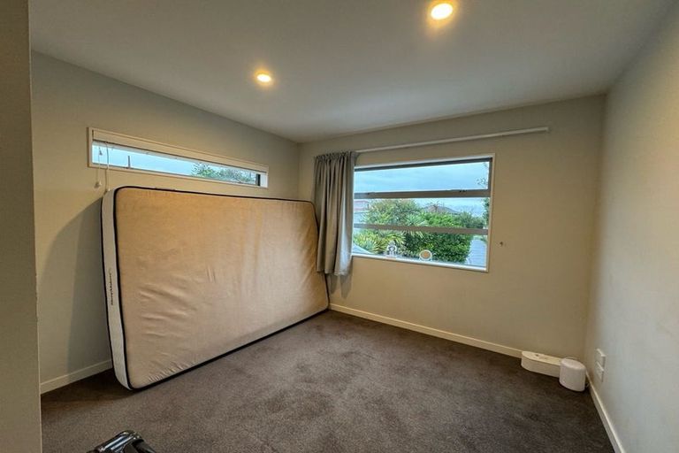 Photo of property in 87a Seaview Road, Glenfield, Auckland, 0629