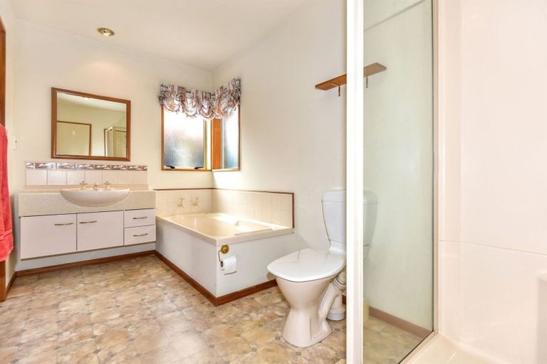 Photo of property in 1 Evenwood Place, Waimairi Beach, Christchurch, 8083