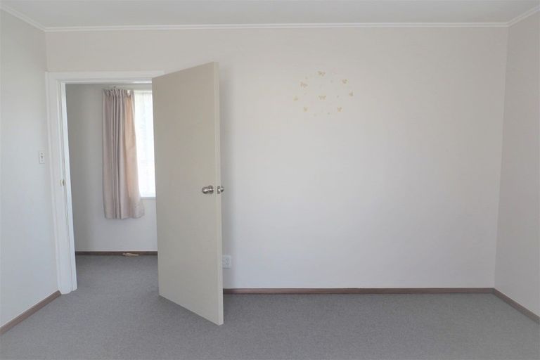 Photo of property in 77 Stout Street, Shannon, 4821