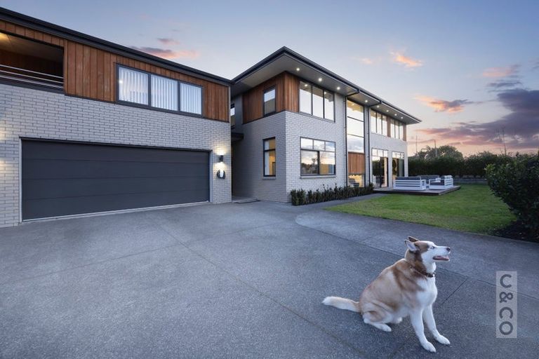 Photo of property in 2 Pitoitoi Drive, Riverhead, 0820