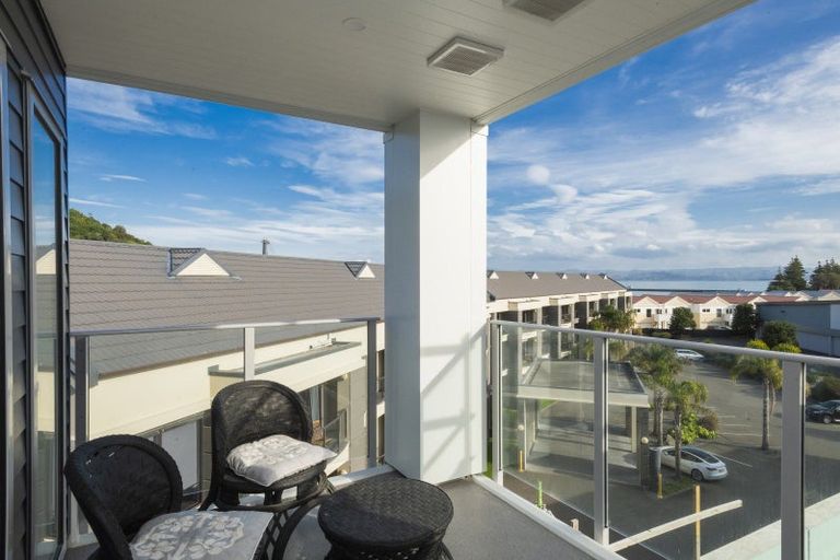 Photo of property in Marina View Apartments, 307/4 Reads Quay, Gisborne, 4010