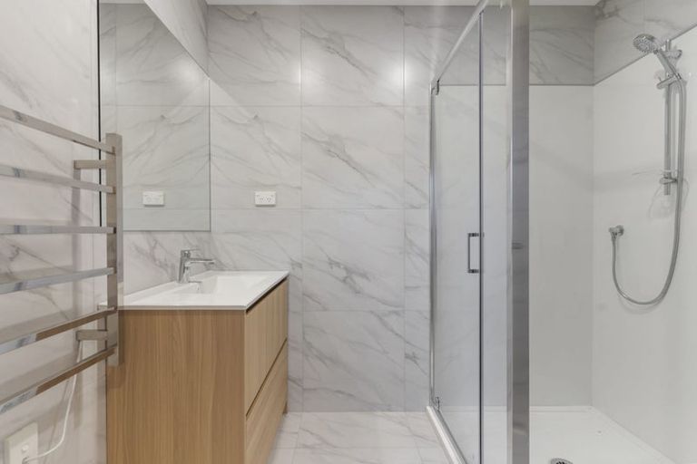 Photo of property in 8/10 Orchid Place, Te Atatu South, Auckland, 0610