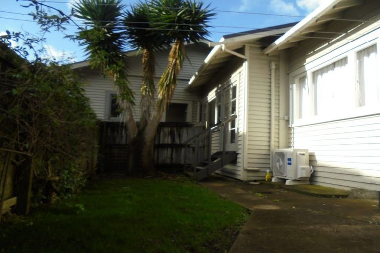 Photo of property in 2/461 Great South Road, Opaheke, Papakura, 2113